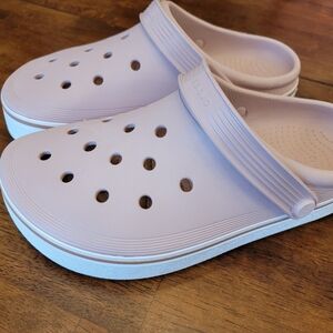 Crocs Off Court Pink M7 W9 EUC